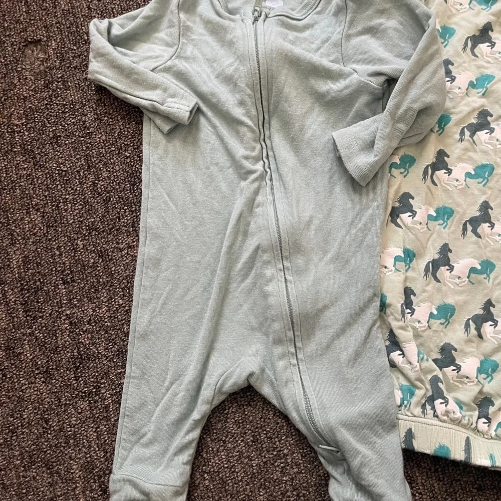 KicKee Set of Baby bamboo footsies in Pink and Blue horses western country
